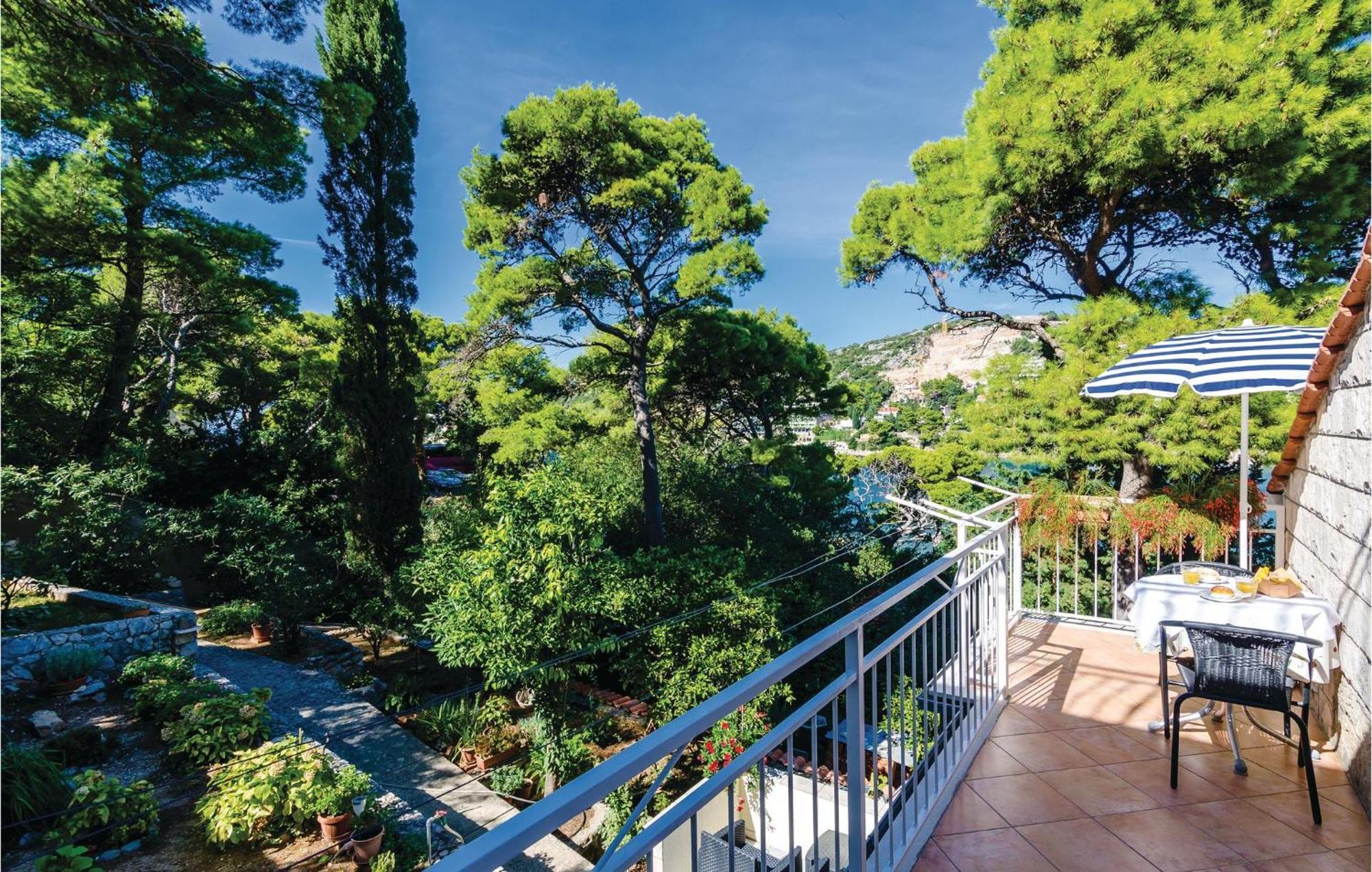 Nice Apartment In Dubrovnik With Kitchenette Екстер'єр фото